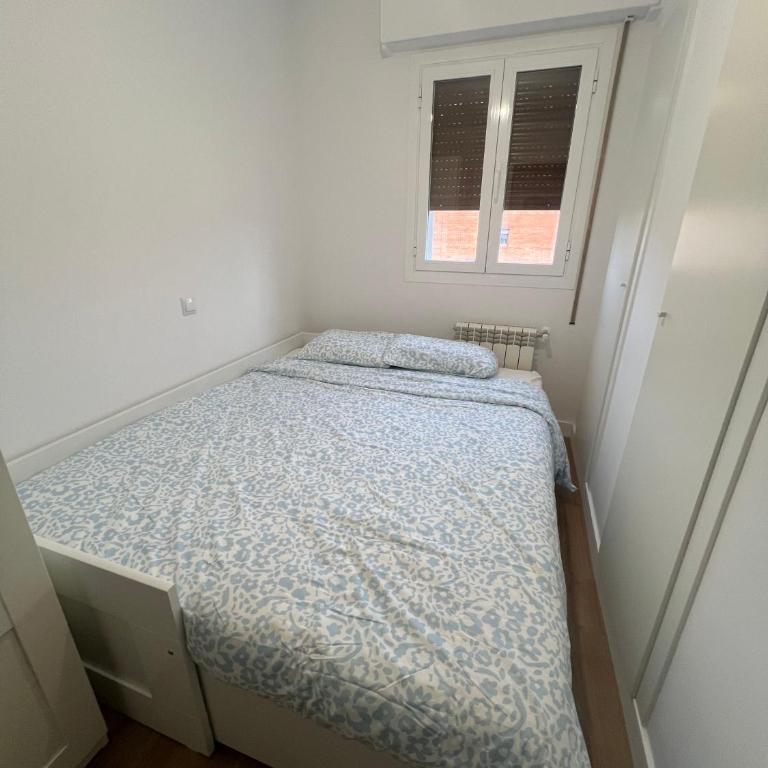 Madrid habitaciones - Double Room with Shared Bathroom - 2