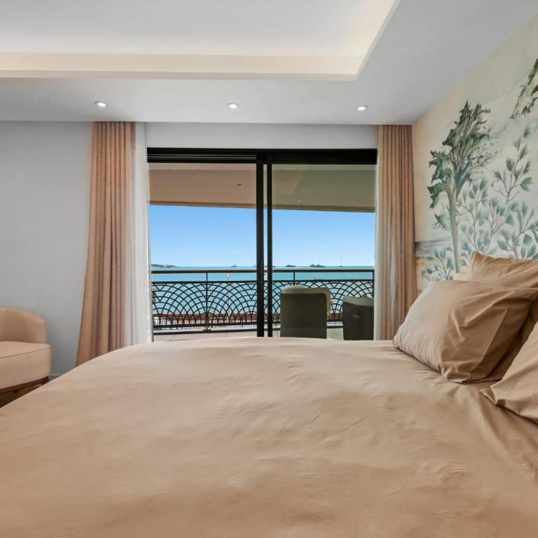 REF 1998 - Cannes - Sea view apartment for rent - Appartement - 5