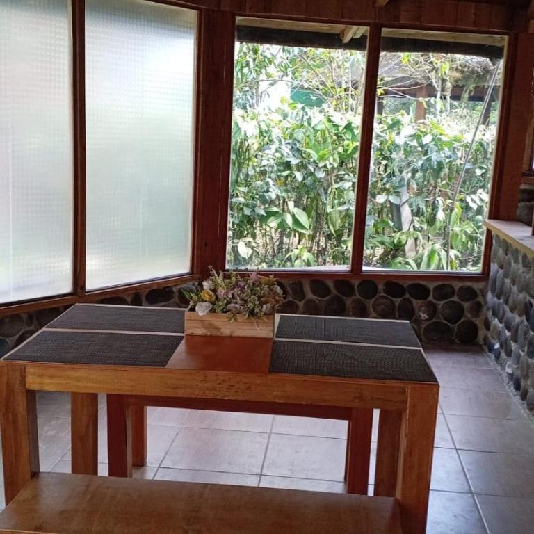 Casa de hospedaje en Mindo - Two-Bedroom House - 5