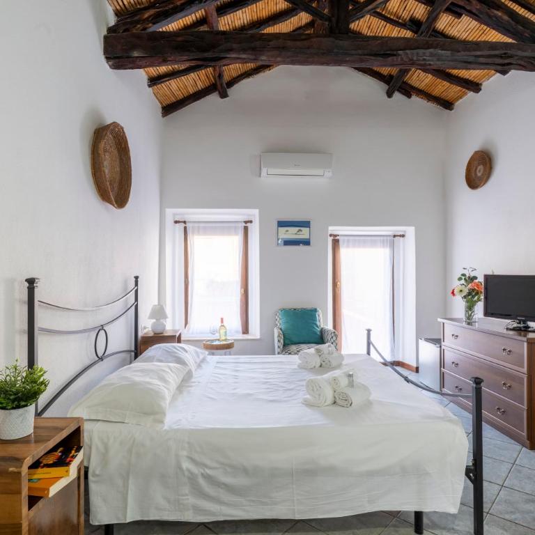 Mini Suite in the Heart of Cagliari Center - One-Bedroom Apartment - 4