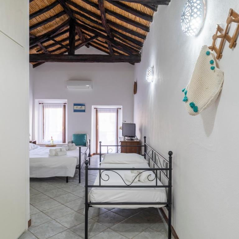 Mini Suite in the Heart of Cagliari Center - One-Bedroom Apartment - 2