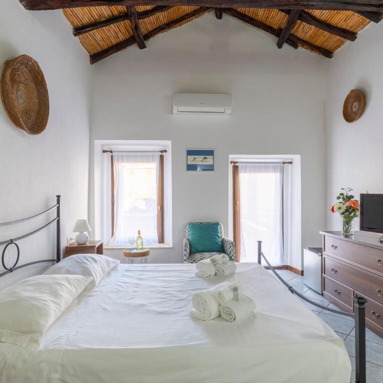 Mini Suite in the Heart of Cagliari Center - One-Bedroom Apartment - 7