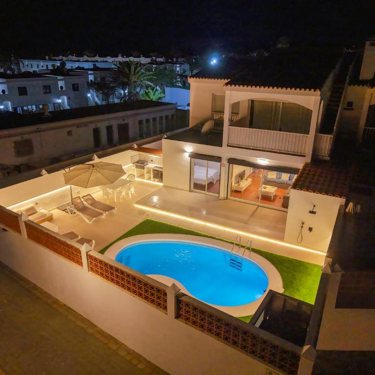 LAS MAGNOLIAS- Villa with Private Pool & BBQ - Three-Bedroom Apartment - 37