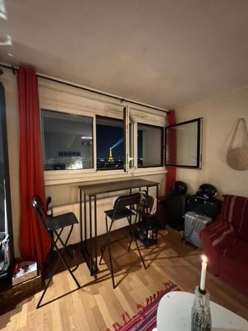 Eiffel Tower view & Swimming Pool, Cosy appartment - Center - Appartement 1 Chambre - 27