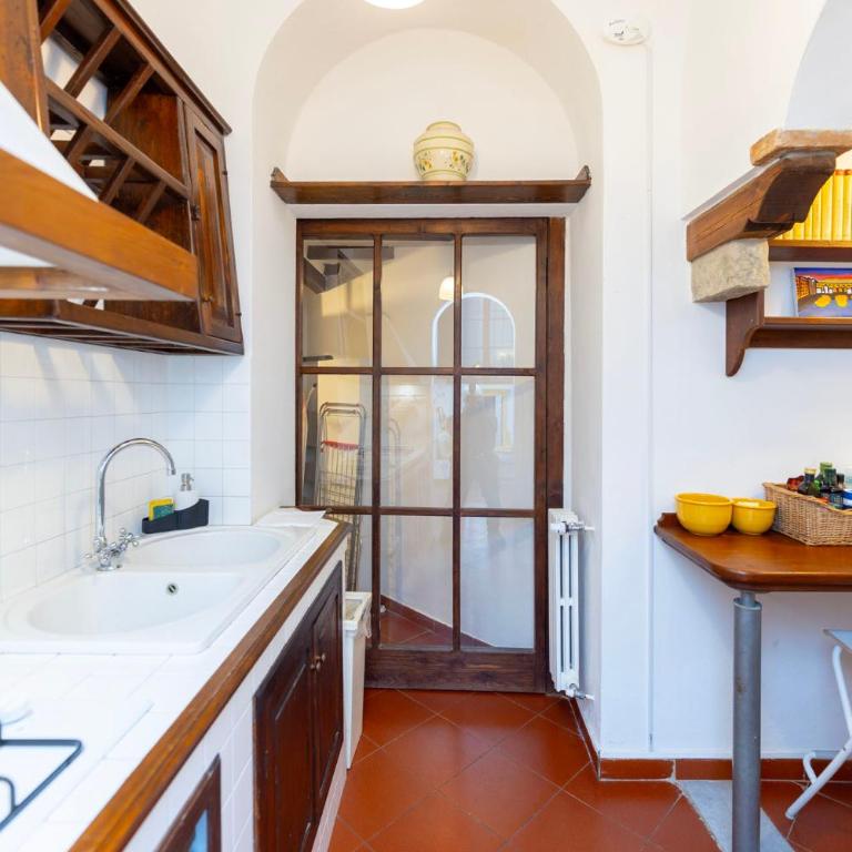 Charming Historic Apartment with Modern Comfort in the Heart of Florence - Appartamento con 2 Camere da Letto - 4