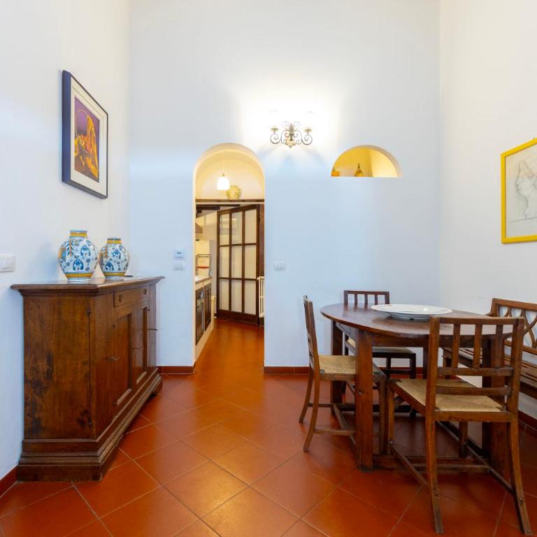 Charming Historic Apartment with Modern Comfort in the Heart of Florence - Appartamento con 2 Camere da Letto - 2