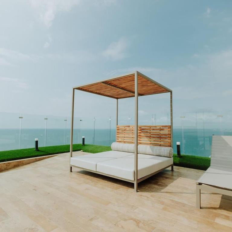 Infinity Pool Epic Views Walk to Old City - Two-Bedroom Apartment with Balcony and Sea View - 49
