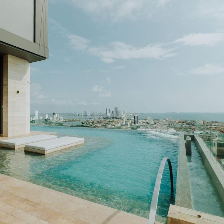 Infinity Pool Epic Views Walk to Old City - Two-Bedroom Apartment with Balcony and Sea View - 51
