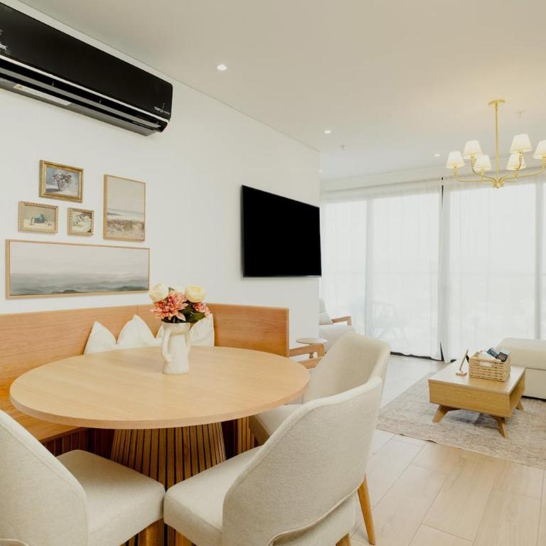 Infinity Pool Epic Views Walk to Old City - Two-Bedroom Apartment with Balcony and Sea View - 6