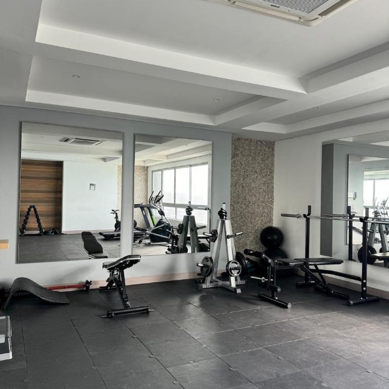 Beachfront 2BR Luxury Living Walk Everywhere - Apartment with Sea View - 23