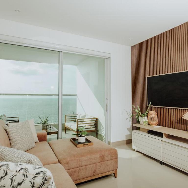 Beachfront 2BR Luxury Living Walk Everywhere - Apartment with Sea View - 16