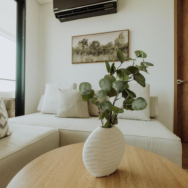 Walk to Old City Pool Ocean View 1BR - Apartment with Sea View - 7