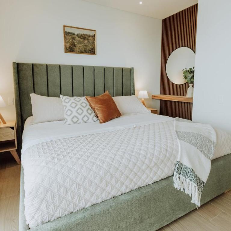 Walk to Old City Pool Ocean View 1BR - Apartment with Sea View - 14