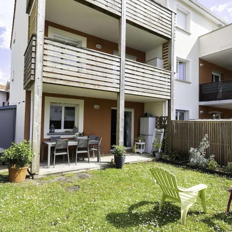 Havre de paix familial à Biscarrosse : Jardin, piscine, plages lac à 10 min - Appartement 3 Chambres - 7