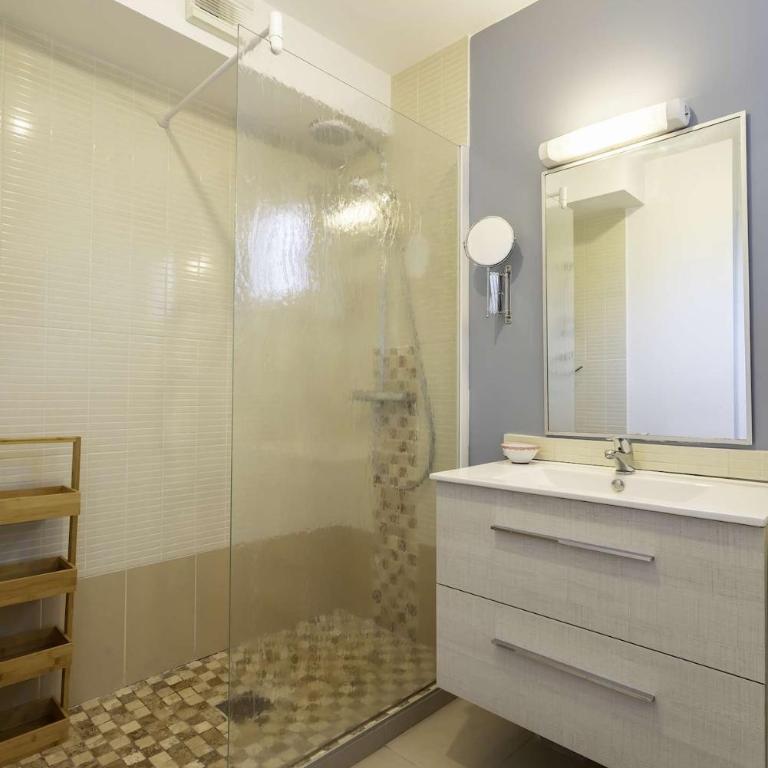 Havre de paix familial à Biscarrosse : Jardin, piscine, plages lac à 10 min - Appartement 3 Chambres - 3