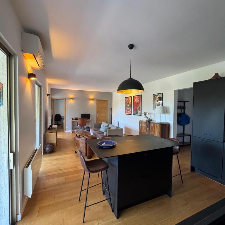 Appart standing avec vue grand balcon - parking - clim - Appartement 2 Chambres - 12