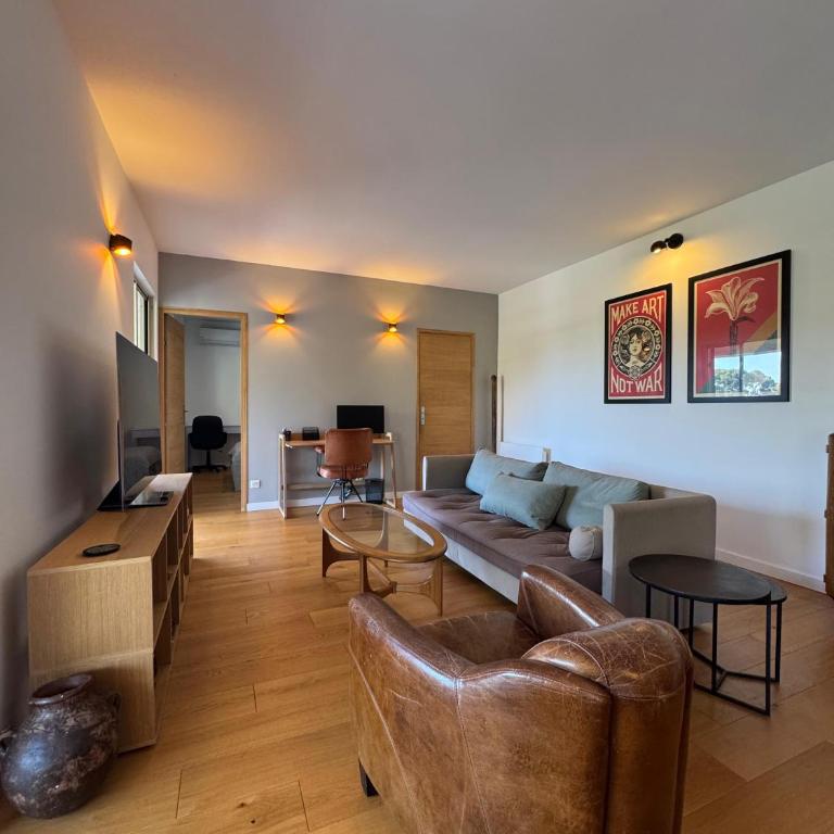 Appart standing avec vue grand balcon - parking - clim - Appartement 2 Chambres - 4