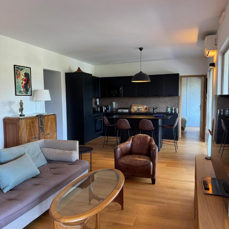 Appart standing avec vue grand balcon - parking - clim - Appartement 2 Chambres - 6