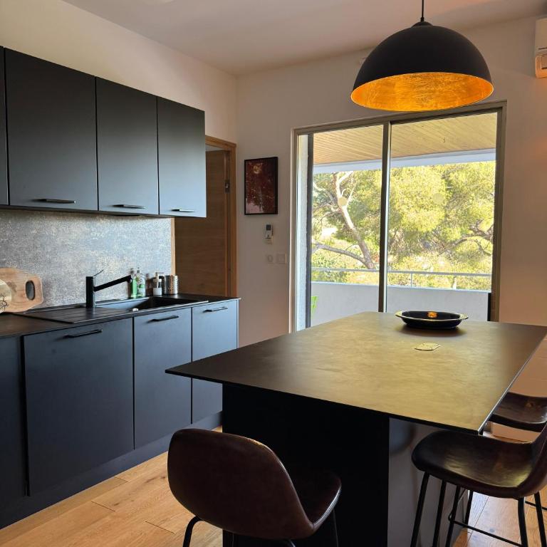 Appart standing avec vue grand balcon - parking - clim - Appartement 2 Chambres - 13