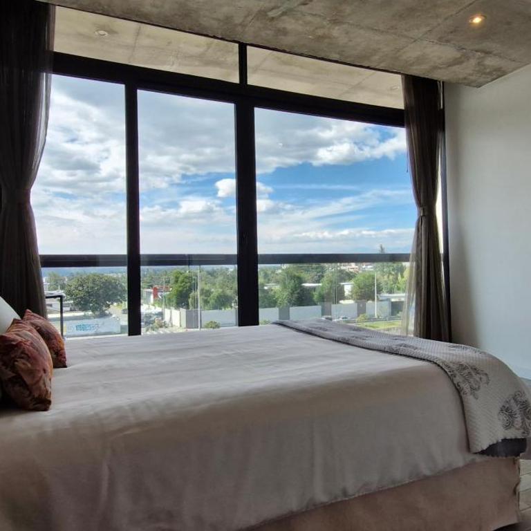 Flor de Lis Suites - One-Bedroom Apartment - 12