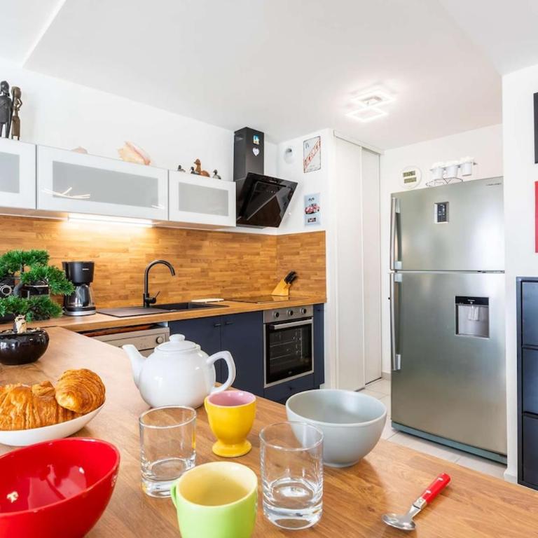 Bel appartement, résidence avec piscine - Two-Bedroom Apartment - 13