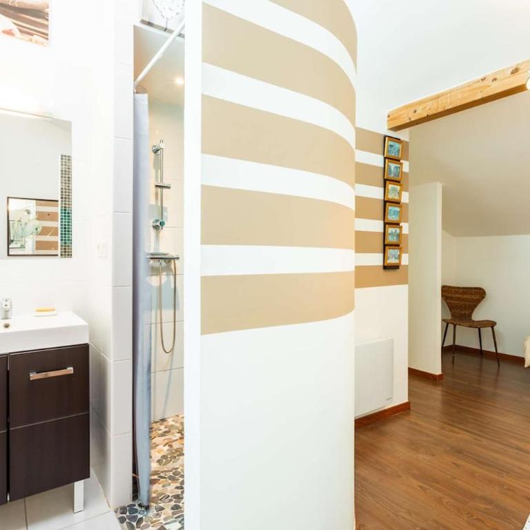 Bel appartement, résidence avec piscine - Two-Bedroom Apartment - 5