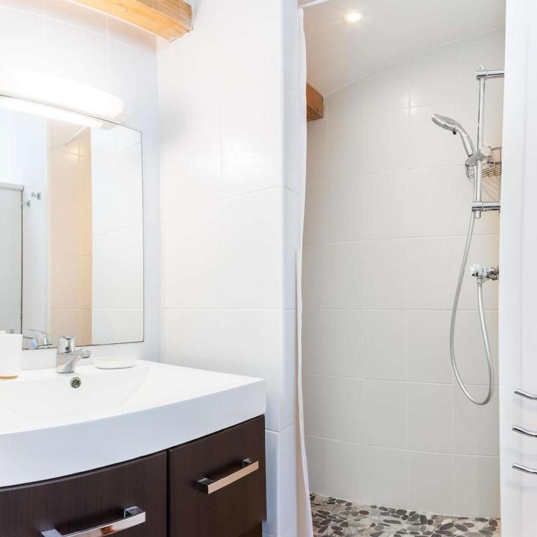 Bel appartement, résidence avec piscine - Two-Bedroom Apartment - 2