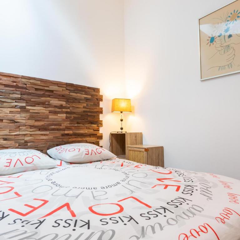 Bel appartement, résidence avec piscine - Two-Bedroom Apartment - 22