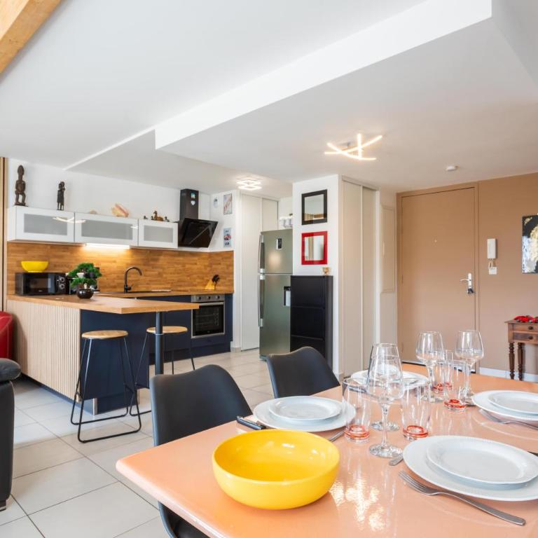 Bel appartement, résidence avec piscine - Two-Bedroom Apartment - 16