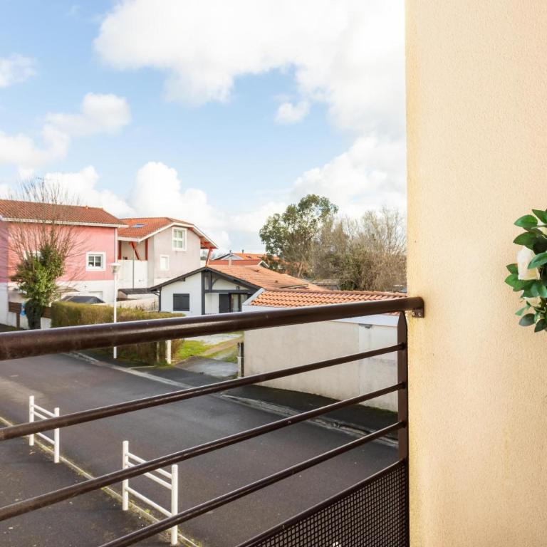 Bel appartement, résidence avec piscine - Two-Bedroom Apartment - 38