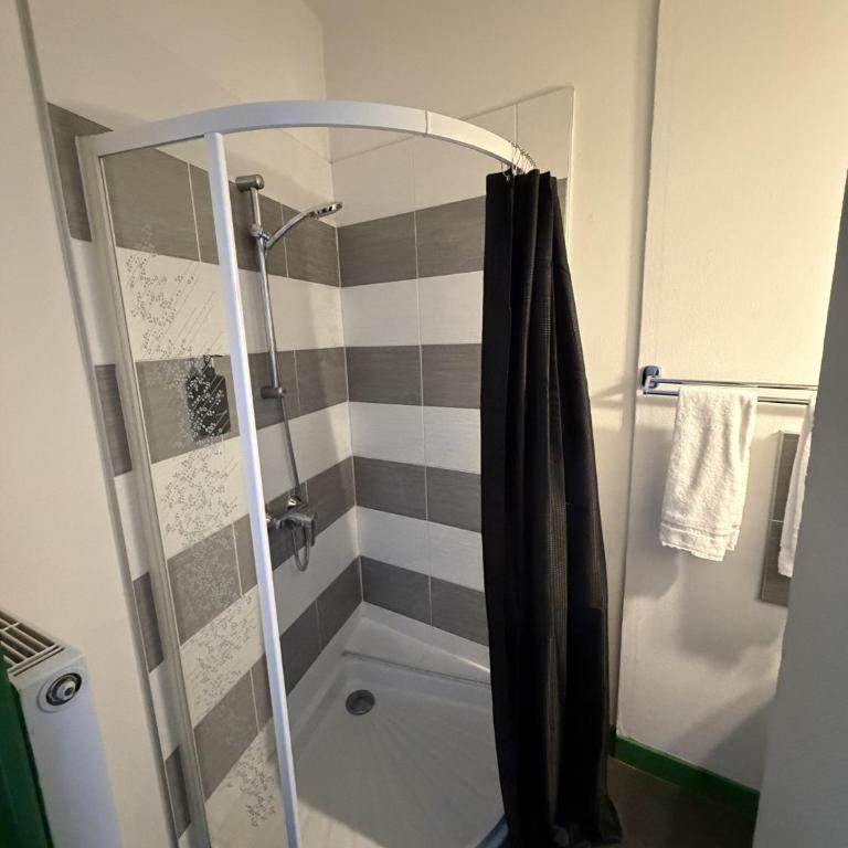 Le coin des Halles - Chambre Double avec Salle de Bains Privative - 6