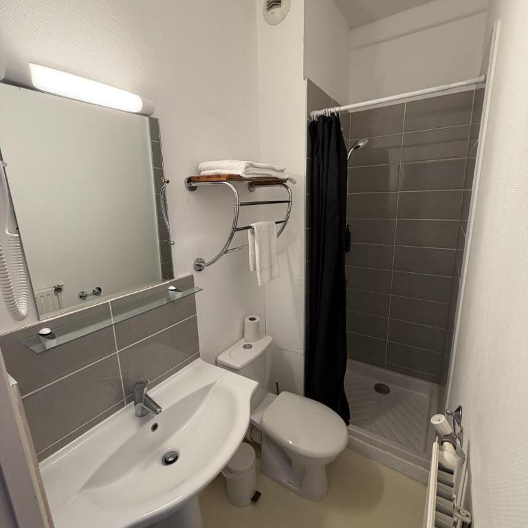 Le coin des Halles - Chambre Double avec Salle de Bains Privative - 10