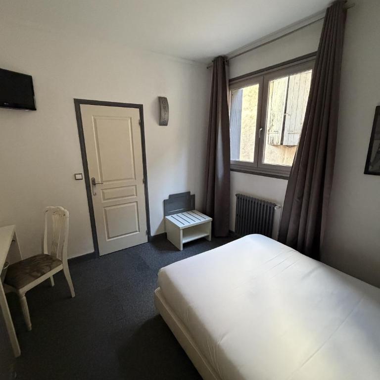 Le coin des Halles - Chambre Double avec Salle de Bains Privative - 15