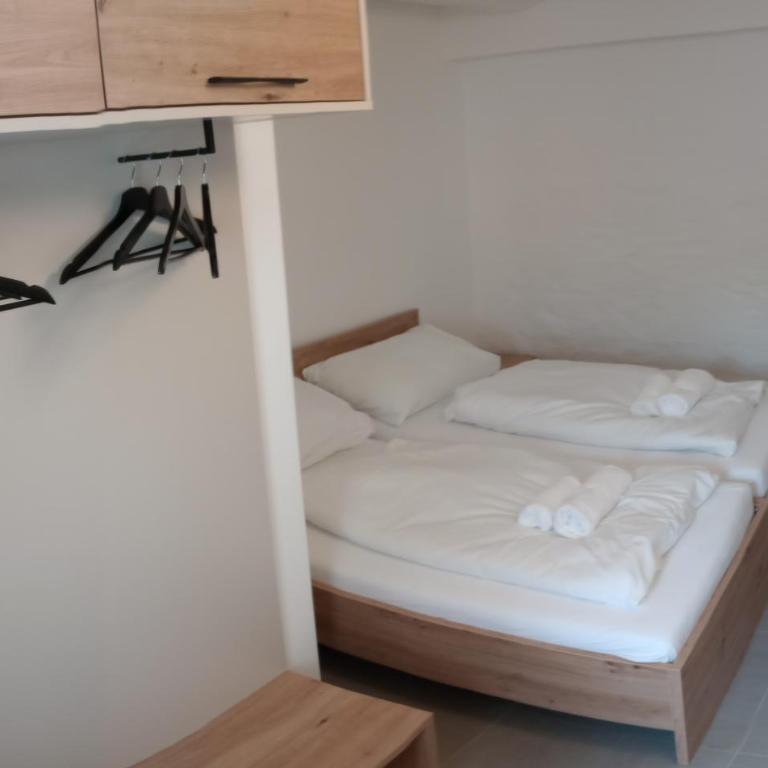 NRV twee-persoonskamer met gemeenschappelijke keuken - Double Room - 1