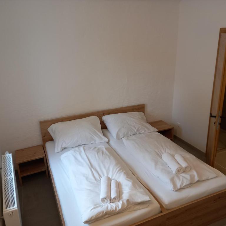 NRV twee-persoonskamer met gemeenschappelijke keuken - Double Room - 3