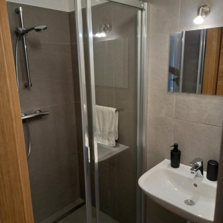 NRV twee-persoonskamer met gemeenschappelijke keuken - Double Room - 4
