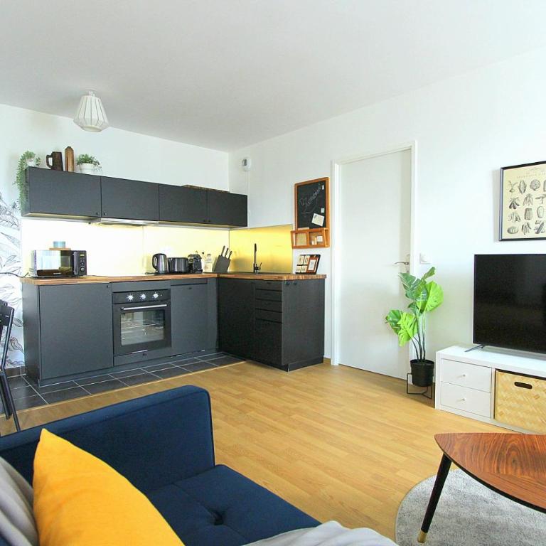 TERA1-Disneyland apartment-Parking & Wifi - Appartamento con 2 Camere da Letto e Balcone - 2