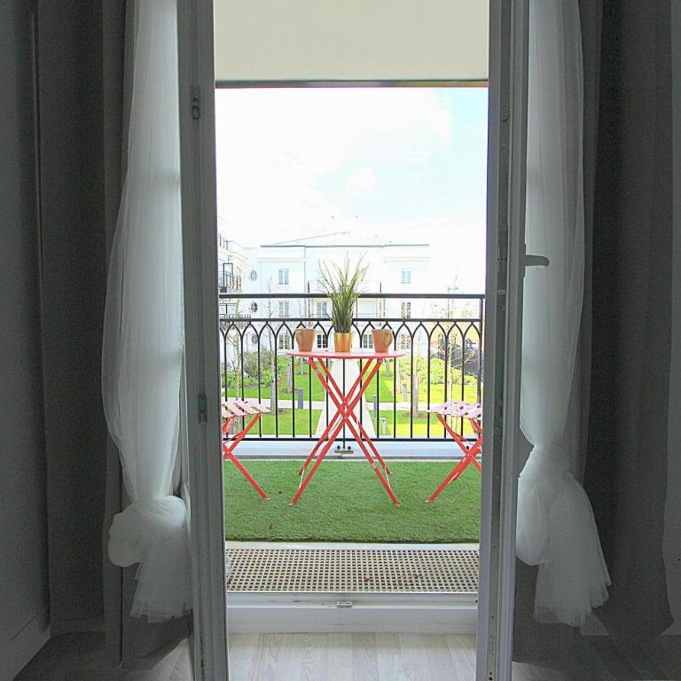 TERA1-Disneyland apartment-Parking & Wifi - Appartamento con 2 Camere da Letto e Balcone - 10