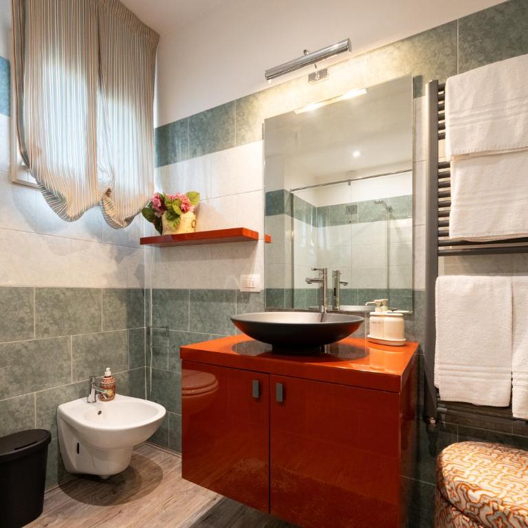 La Casa di Flora - Appartamento con 2 Camere da Letto e Balcone - 31