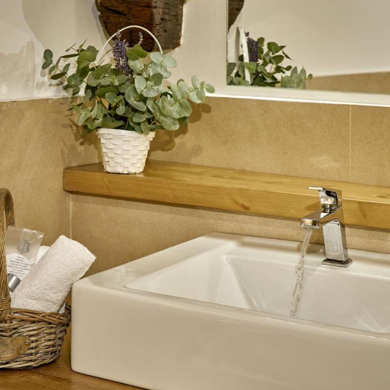 Albergo Diffuso Birkin Castello - Camera Tripla - 13