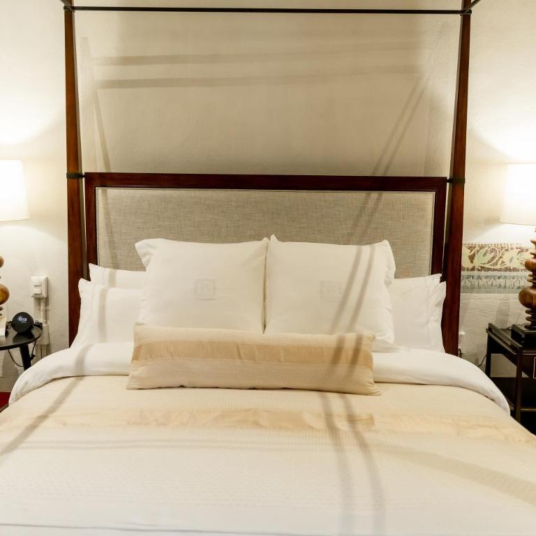 Barbara Boutique Hotel - Suite with Hot Tub - 6