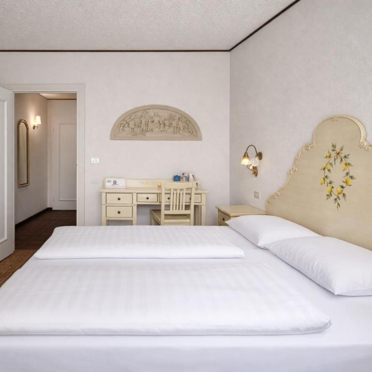 Hotel Villa Margherita - Camera Matrimoniale Standard con Vista Lago - 1