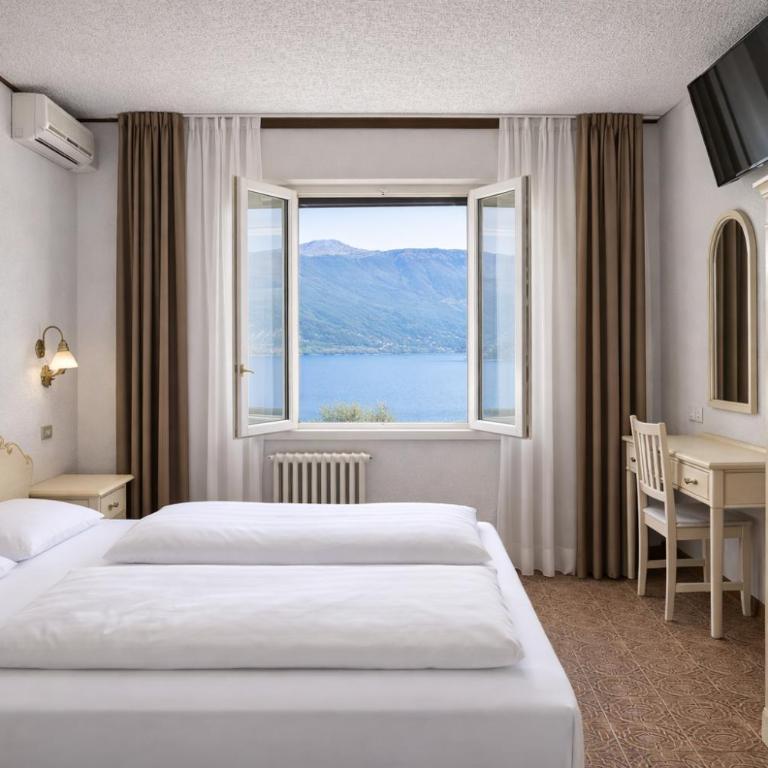 Hotel Villa Margherita - Camera Matrimoniale Standard con Vista Lago - 3