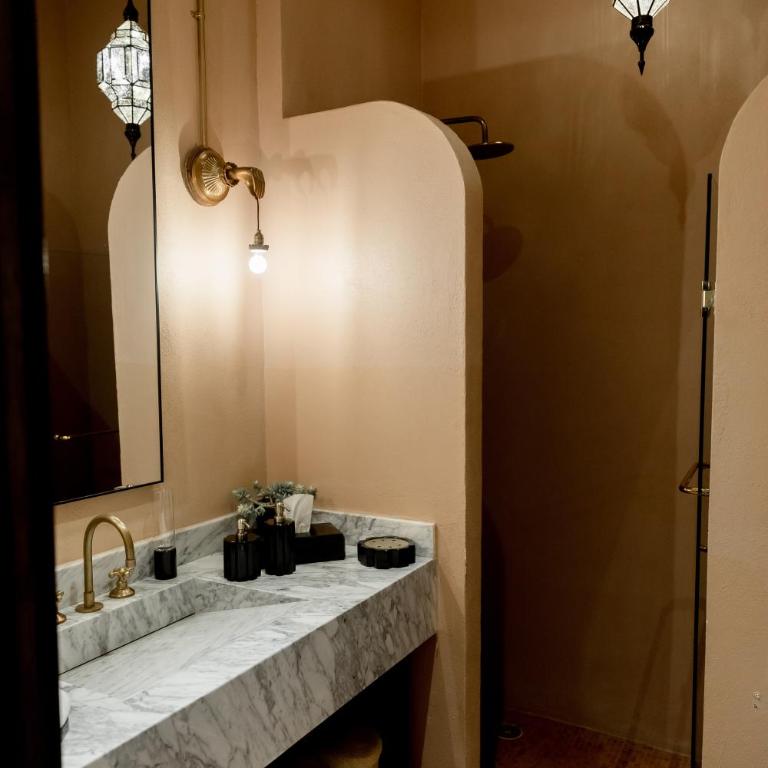 Barbara Boutique Hotel - Two-Bedroom Suite - 7