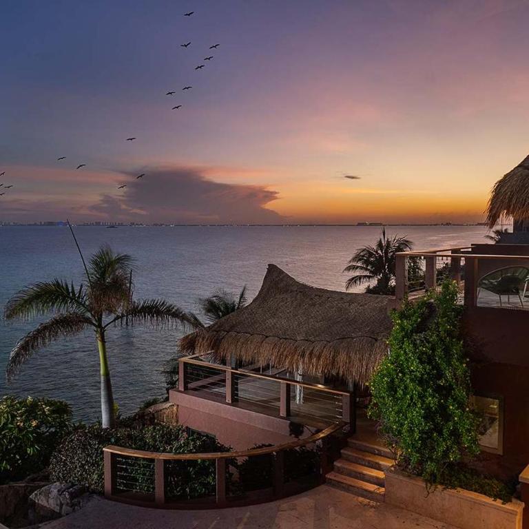 Oceanfront 5BR Villa - Heated Pool & Concierge - Villa - 32