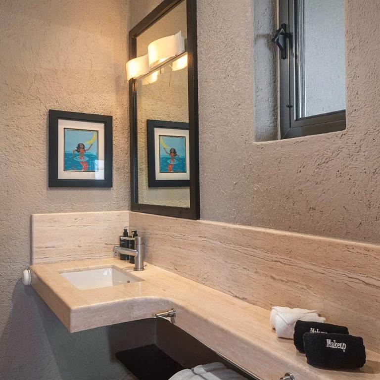 Oceanfront 5BR Villa - Heated Pool & Concierge - Villa - 55