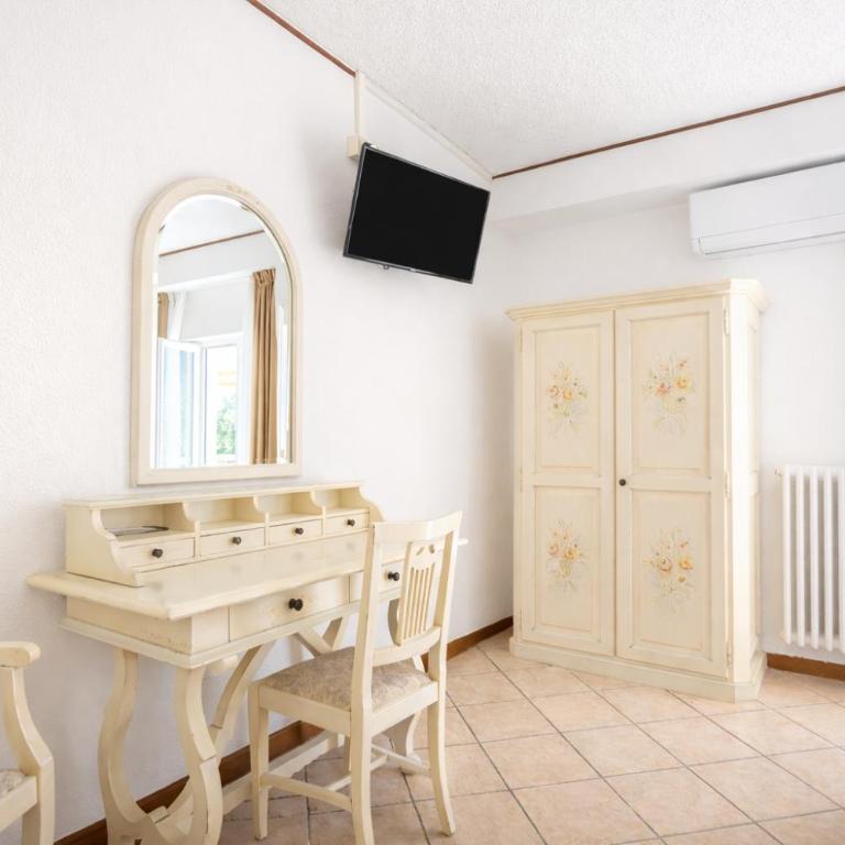 Hotel Villa Margherita - Standard double room with garden-view terrace - 1