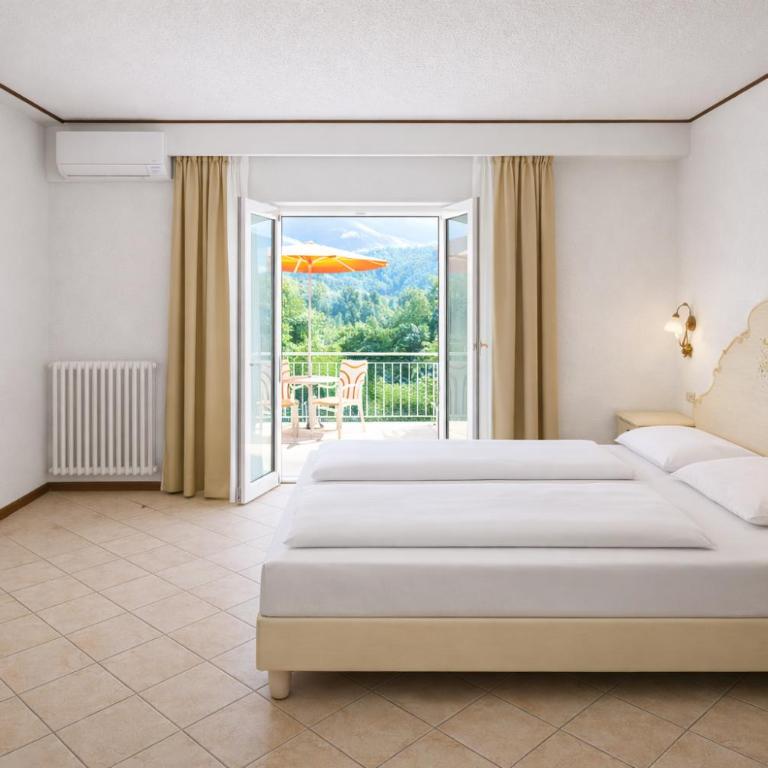 Hotel Villa Margherita - Standard double room with garden-view terrace - 3