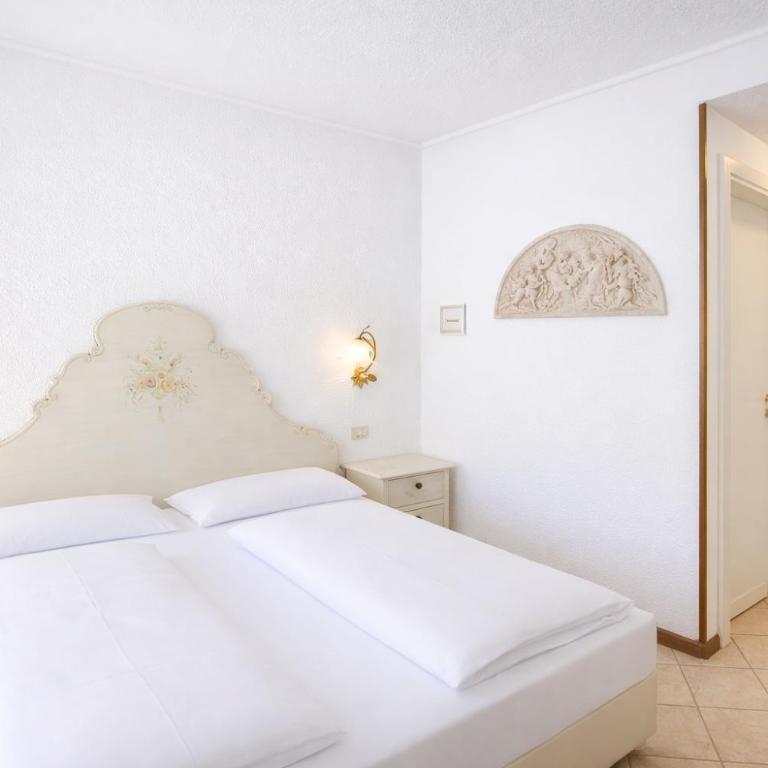 Hotel Villa Margherita - Standard double room with garden-view terrace - 8