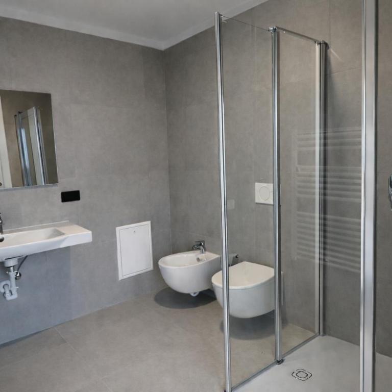 Hotel Villa Margherita - Superior Room with Balcony and Lake View - 4